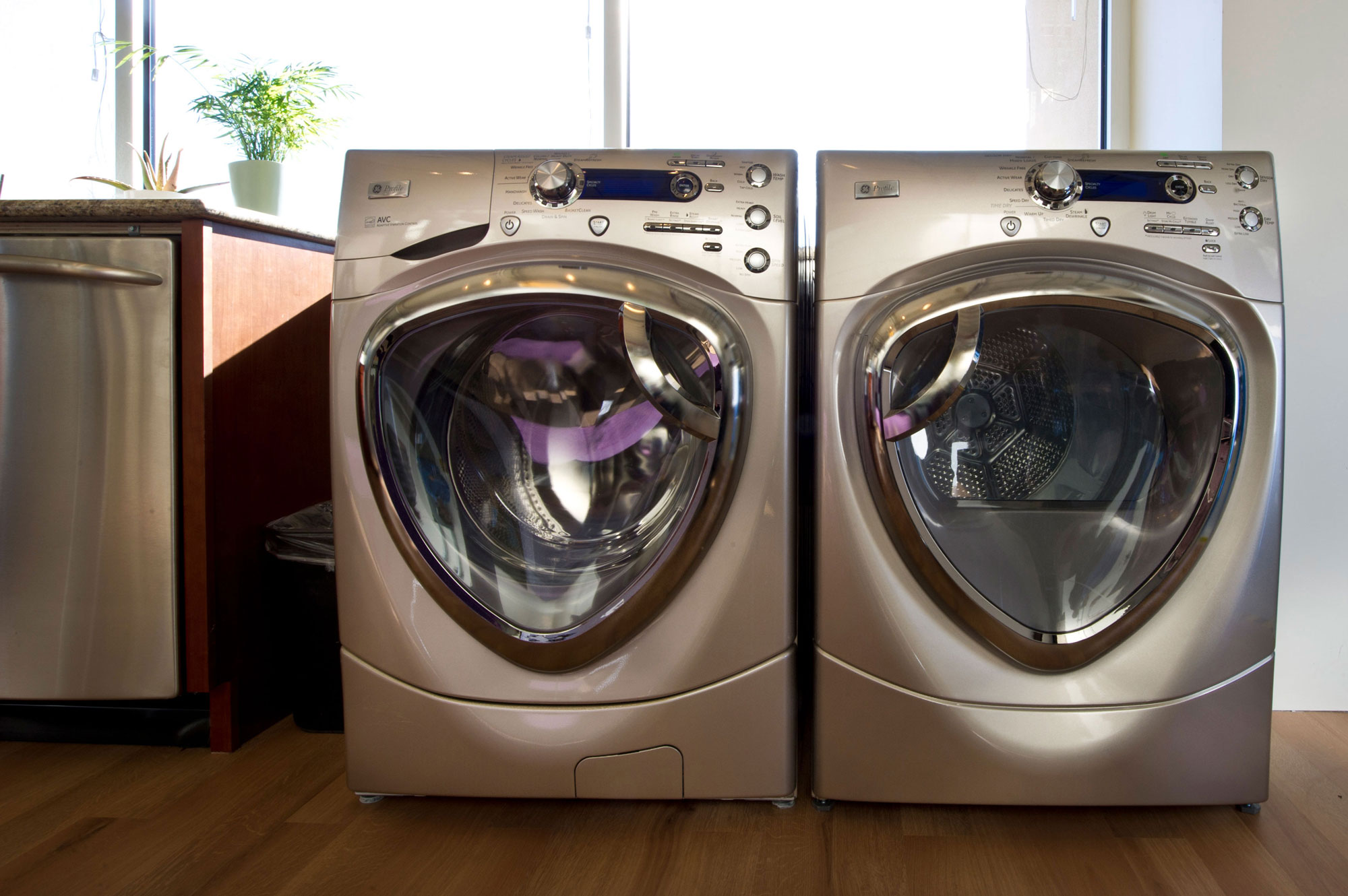 Picture of a Washing Machine and Dryer
